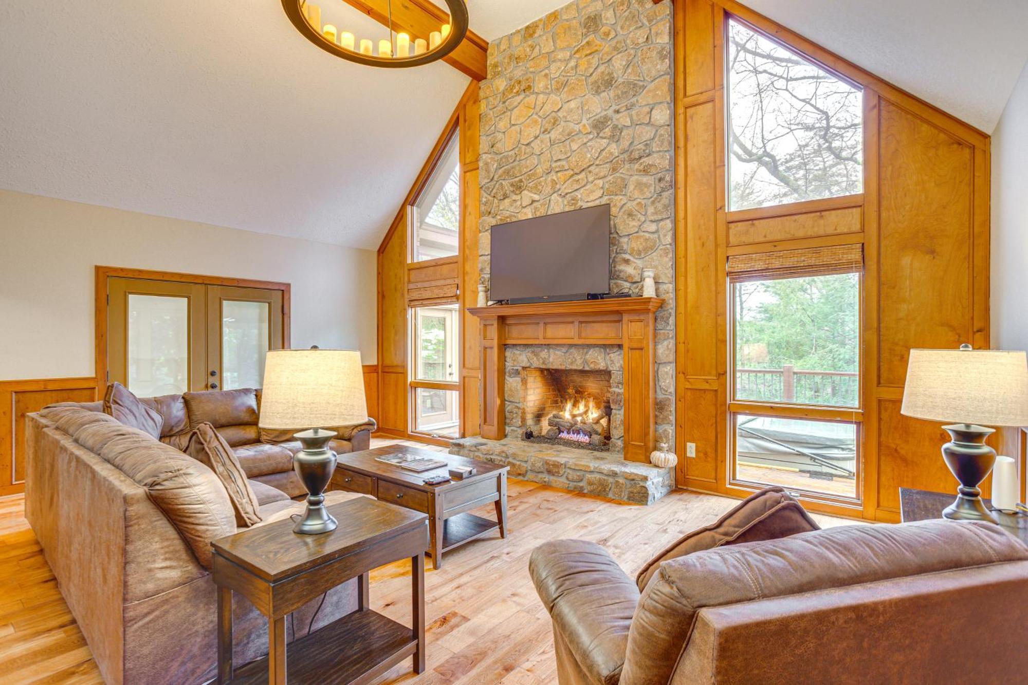 Large Dahlonega Home, Ideal For Family Gatherings! Exterior photo